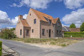 Venez découvrir ce bien lors de la pré-vente le samedi 21/06 entre 10h et 12h, sur rendez-vous uniquement !Cette maison neuve encore à...