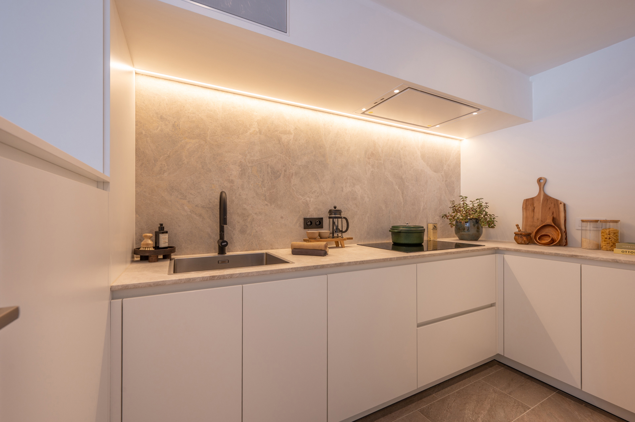 Stijlvol gerenoveerd 2SLK-appartement nabij het centrum - foto 5