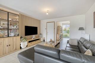 Deze ruime woning met 3 slaapkamers combineert comfort met duurzaamheid: 10 zonnepanelen (415 W per stuk), ventilatiesysteem D voor...