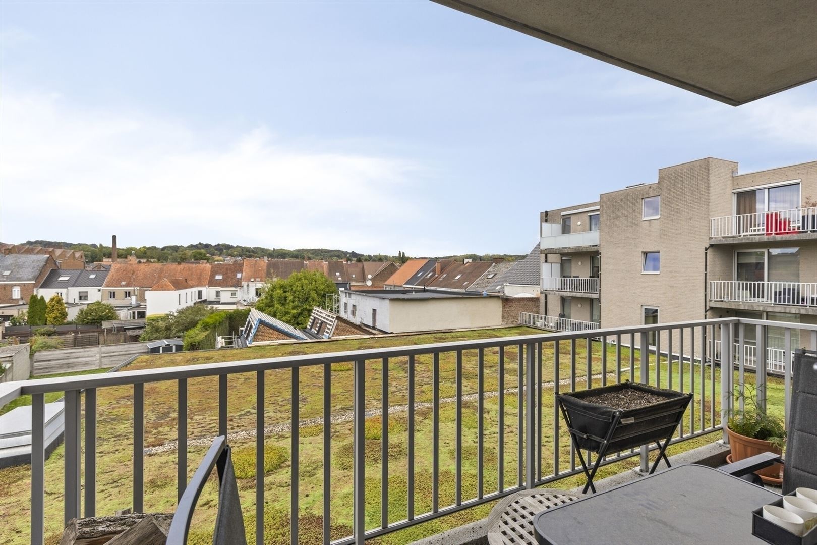 Recent ruim 2-slpkapp. met dubbele garage - foto 4