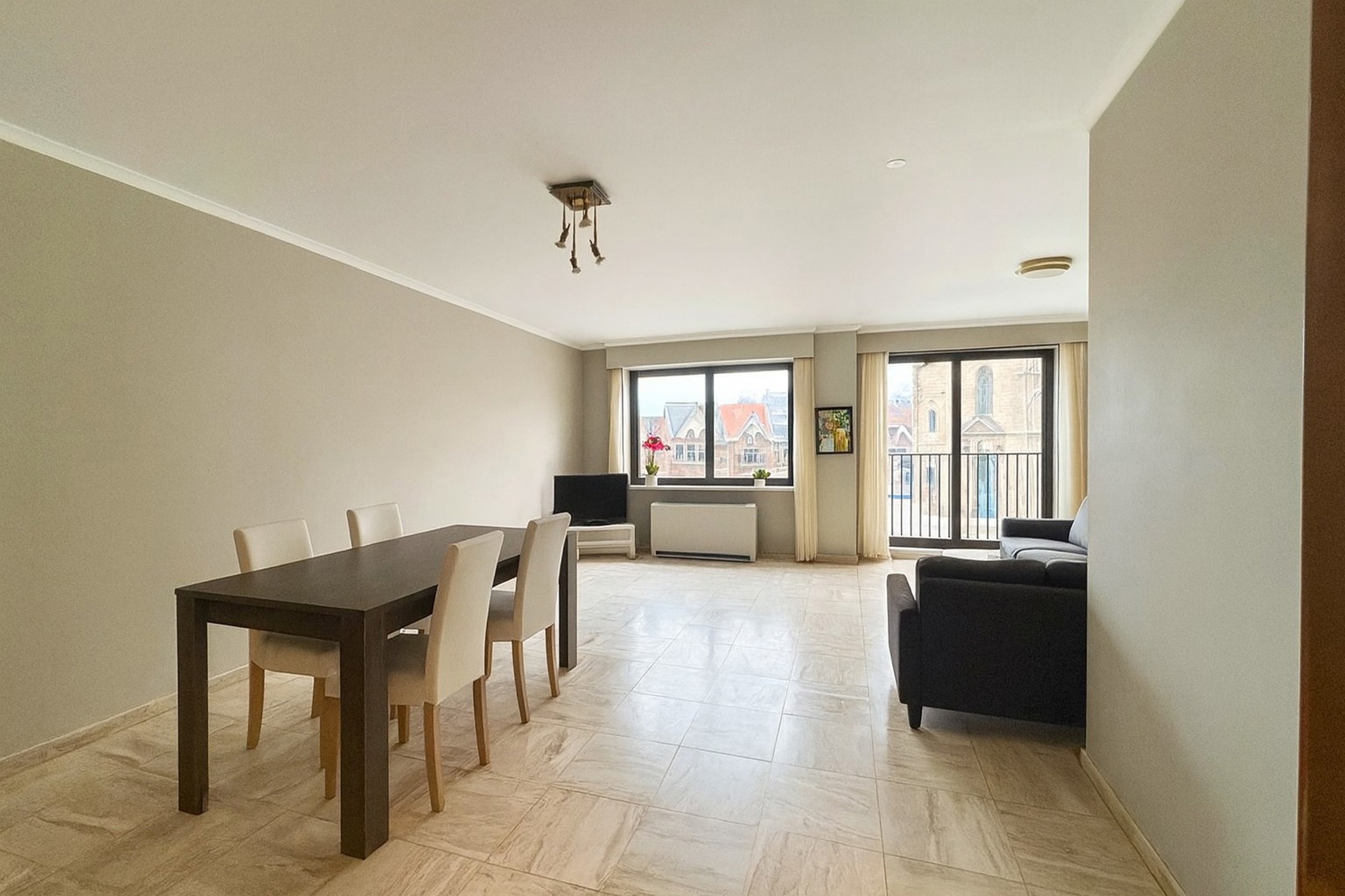 Appartement aan de MARKT met 2 slaapkamers en terras.  - foto 3