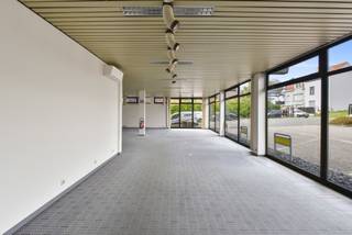 Te koop: ruim kantoor van 810 m², ideaal gelegen aan de Jan Tieboutstraat 67. Perfect voor bedrijven die op zoek zijn naar een functionele...