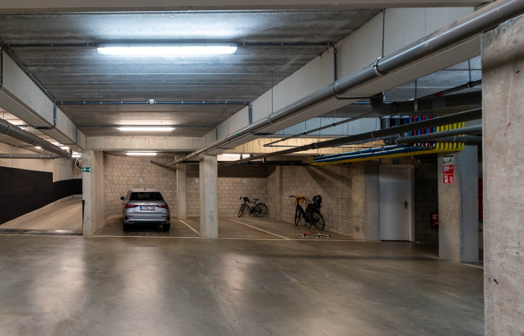 Ondergrondse autostaanplaats op centrale ligging - foto 5