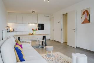 Dit recente en energiezuinige appartement van 65m² bevindt zich op 10 minuten van Kortrijk, vlakbij winkels en openbaar vervoer. Het appartement...