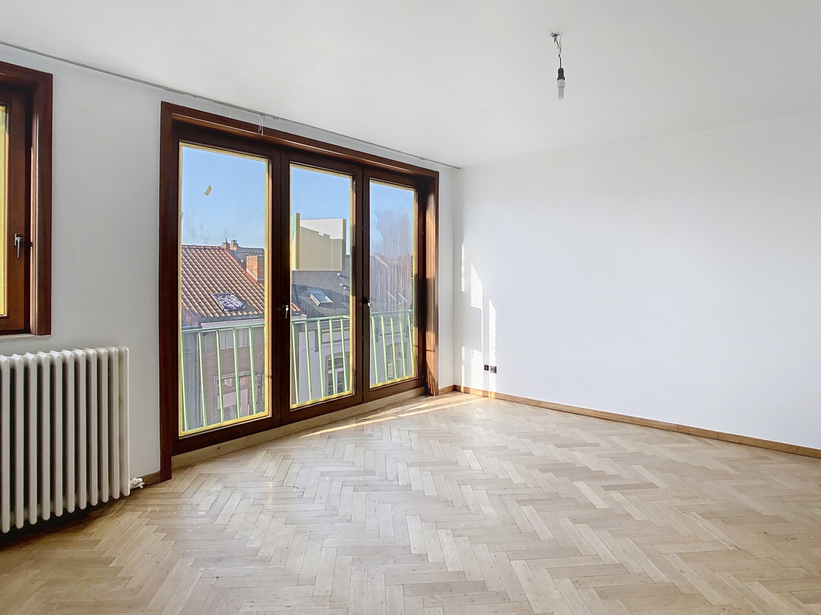 Instapklaar appartement met 2 slaapkamers op toplocatie!  - foto 2