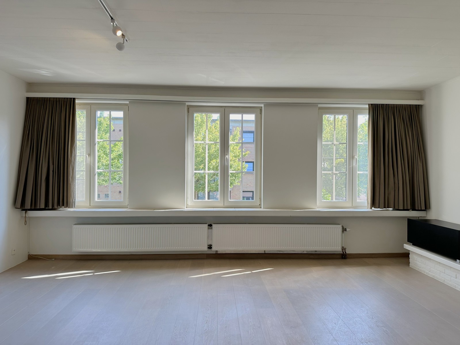 Instapklare gezinswoning met garage & tuin op een toplocatie - foto 4