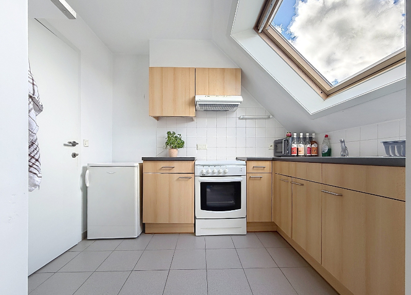 Lichtrijk appartement met terras en garage - foto 4
