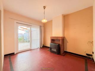 Gelegen in een rustige buurt te Oudenaarde/Bevere, vlakbij N60, station én centrum Oudenaarde treffen we deze prima onderhouden woning. Mede...