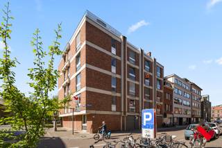 In de Mechelsestraat, in het hart van Leuven, bevindt zich dit ruime appartement van 142 m² met drie slaapkamers en een eigen garage. Dankzij...