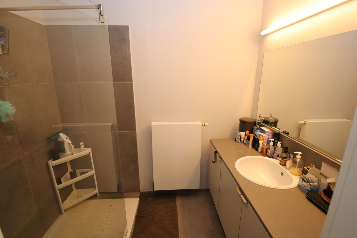 Recente, energiezuinige woning met 3 terrassen en garage - foto 5