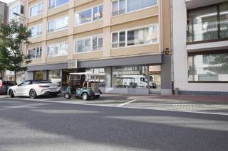 Dit verzorgde handelspand geniet van een commerciële ligging, op enkele passen van het bruisende Rubensplein en de drukke Lippenslaan.Momenteel wordt...