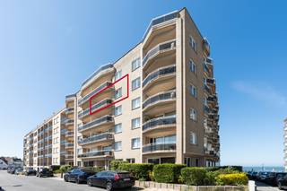 Te koop: instapklaar appartement in de Goudenboomstraat, Koksijde, op wandelafstand van zee en duinen. Dit charmante halfopen appartement ligt in het...