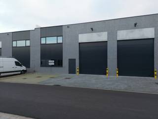 Uitstekend gelegen KMO-unit B08 van 214 m² grondoppervlakte, plus mezzanine van 33 m² (te gebruiken als opslag of als bureel) met 2...