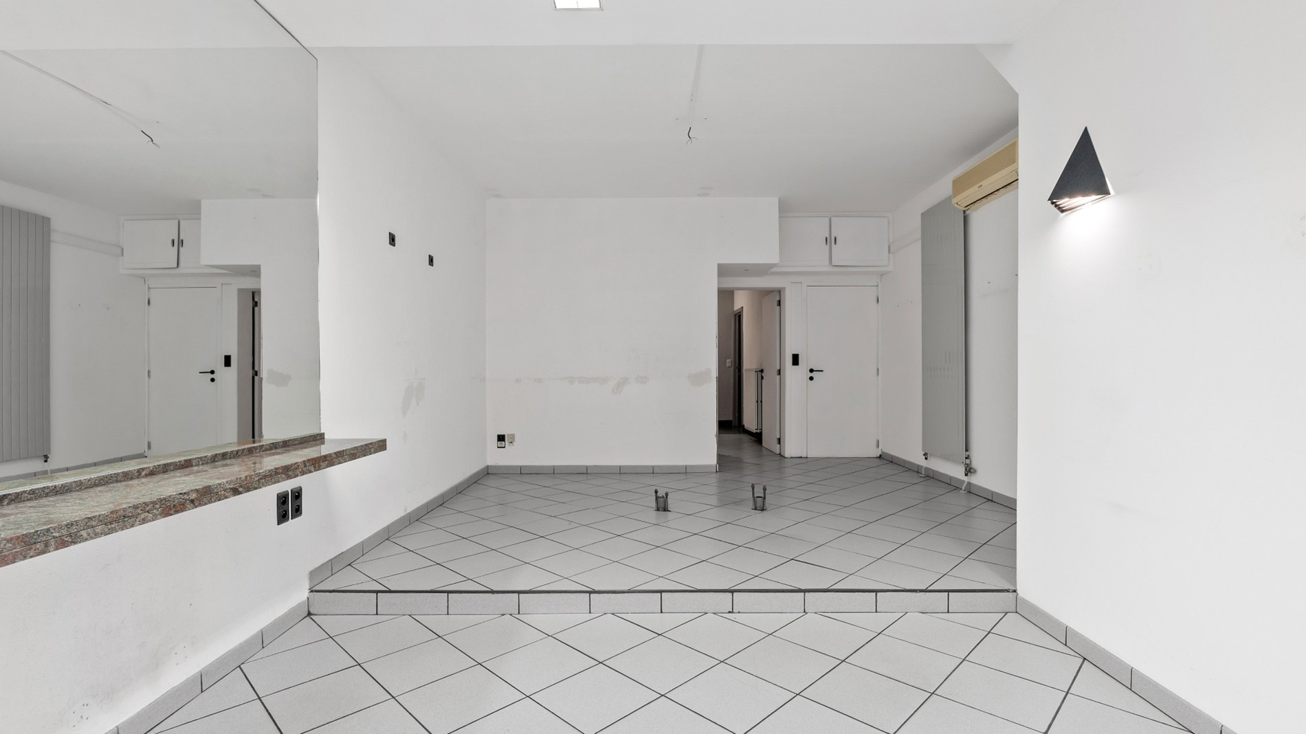 AARSCHOT - Centraal gelegen handelspand met woonst op commerciële locatie - foto 4