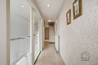 Charmante, verrassend ruime, op te frissen woning met 3 slaapkamers, garage en zonnig tuintje op fietsafstand van Mechelen centrum!Op zoek naar een...