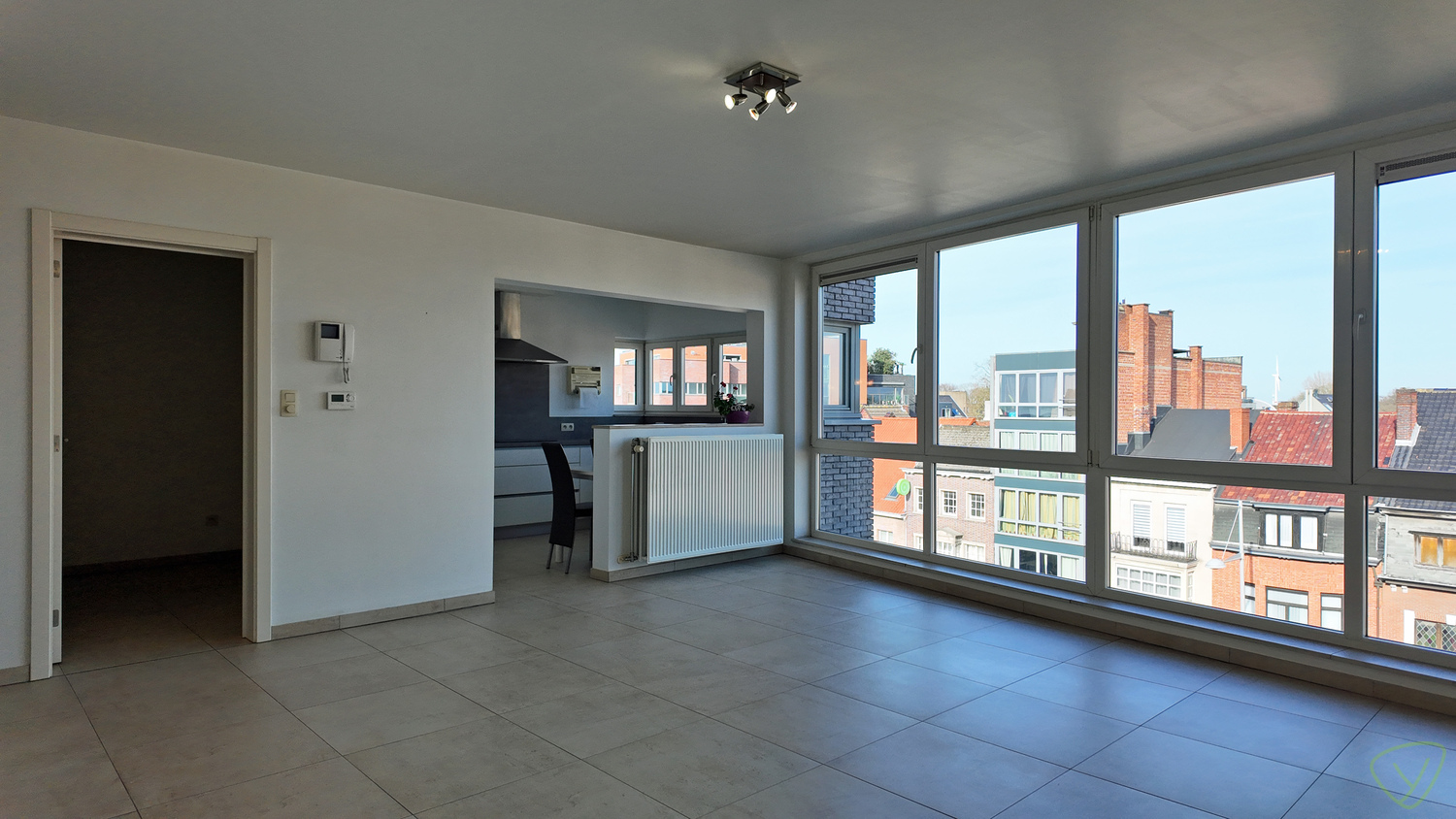 Lichtrijk appartement met panoramisch uitzicht op de Markt van Eeklo! - foto 5