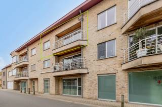 Ben je op zoek naar een ruim en instapklaar appartement op een rustige maar centrale locatie? Dit eigendom in Beveren combineert een gunstige...