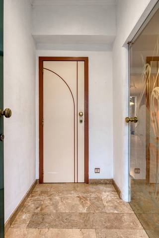 Cette agréable maison bénéficie d’un emplacement idéal au cœur d’Asse, à quelques pas des commerces, des écoles, des transports en commun et...