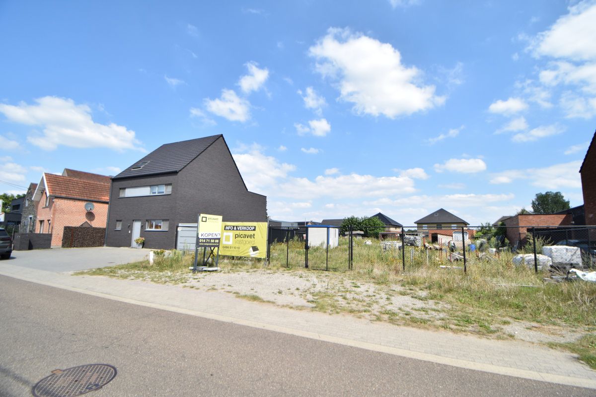 Bouwgrond voor half open bebouwing nabij het centrum van Tielen. - foto 4