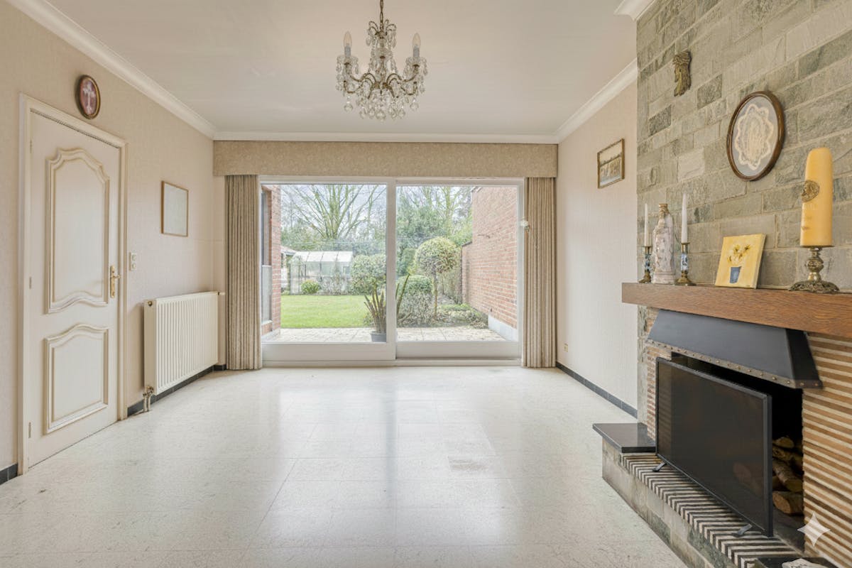 Ruim huis met 4 slaapkamers nabij het centrum van Izegem. - foto 5