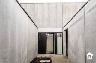 Moderne Halfopen Bebouwing met Ruime Tuin en VergezichtenWonen op een ruim perceel met zicht over de weilanden? Het Paradijs in Rekkem is genieten...