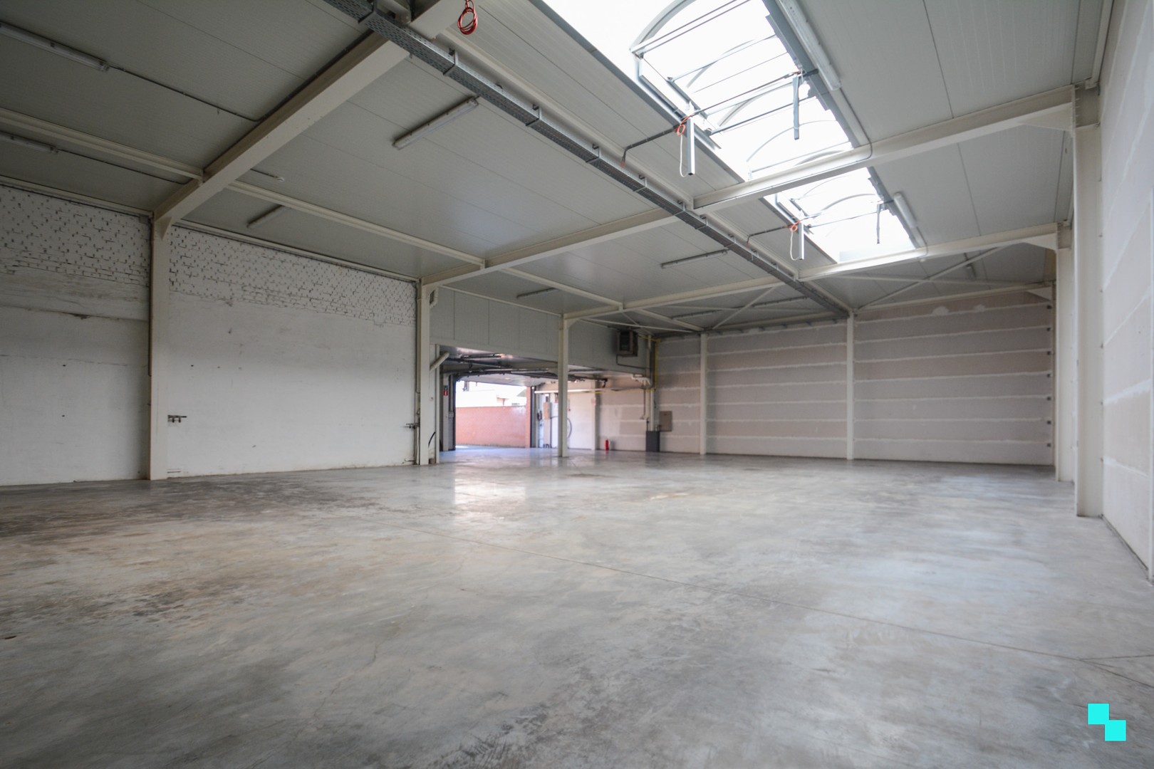Magazijn van 300 m² op goede locatie te Izegem - foto 5