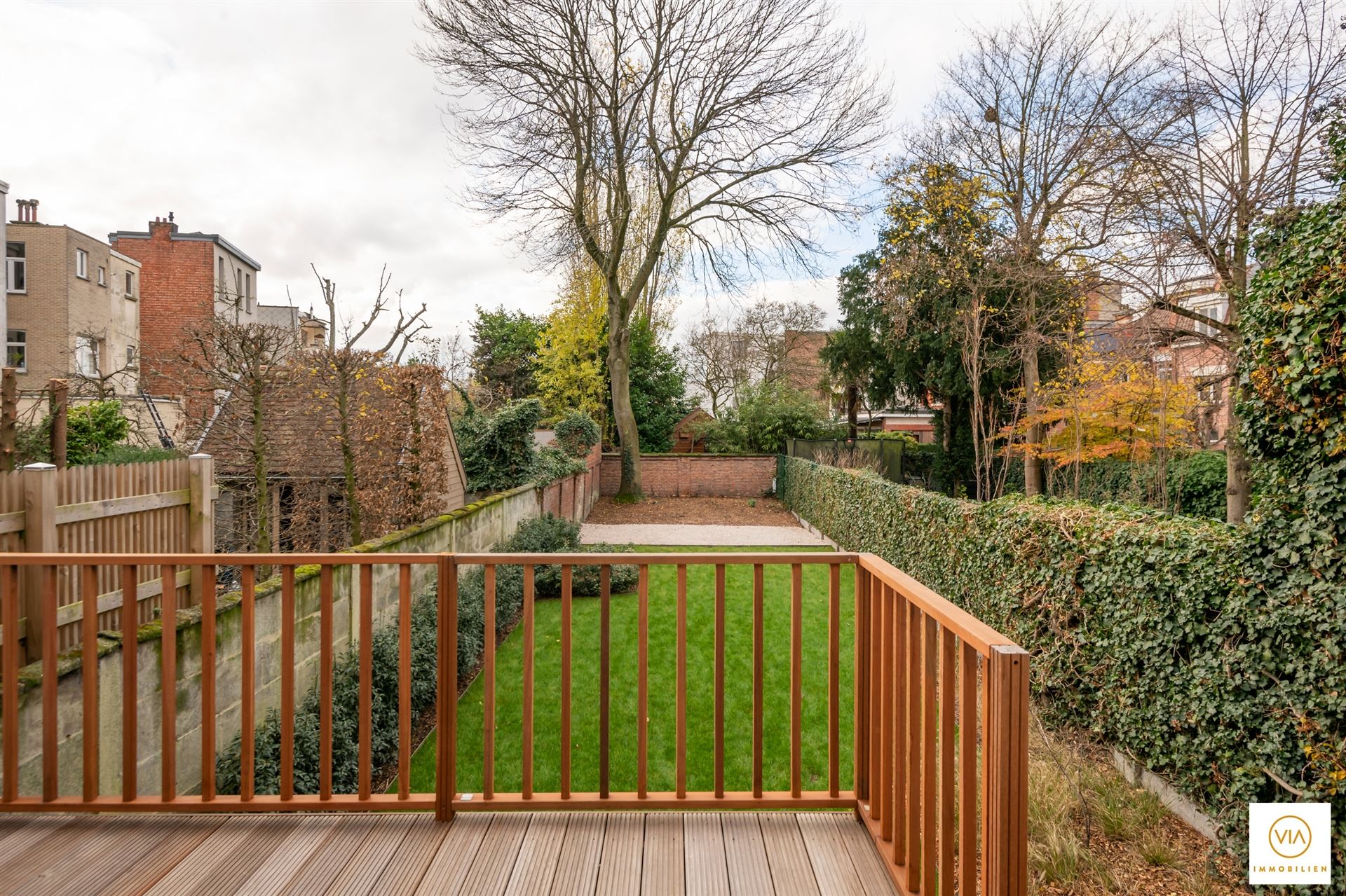 Karaktervolle woning met totaalrenovatie + Z-tuin - foto 2