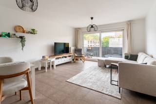 Dit appartement is gelegen in de kindvriendelijke en groene residentiële wijk, op een steenworp van het centrum van Hoboken en de stad Antwerpen...