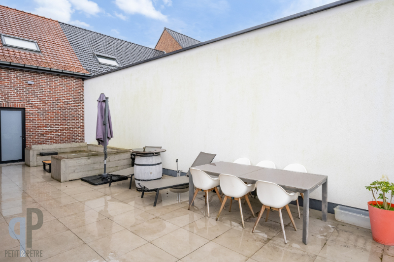 Instapklare woning met 4 slaapkamers, garage en zwembad - foto 4