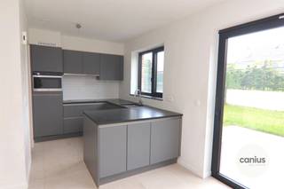 MAISON RURALE AVEC 3 CHAMBRES ET ABRI POUR VOITURE Hof van Sprolant est un quartier résidentiel tranquille situé dans la campagne de Broekom, près de...