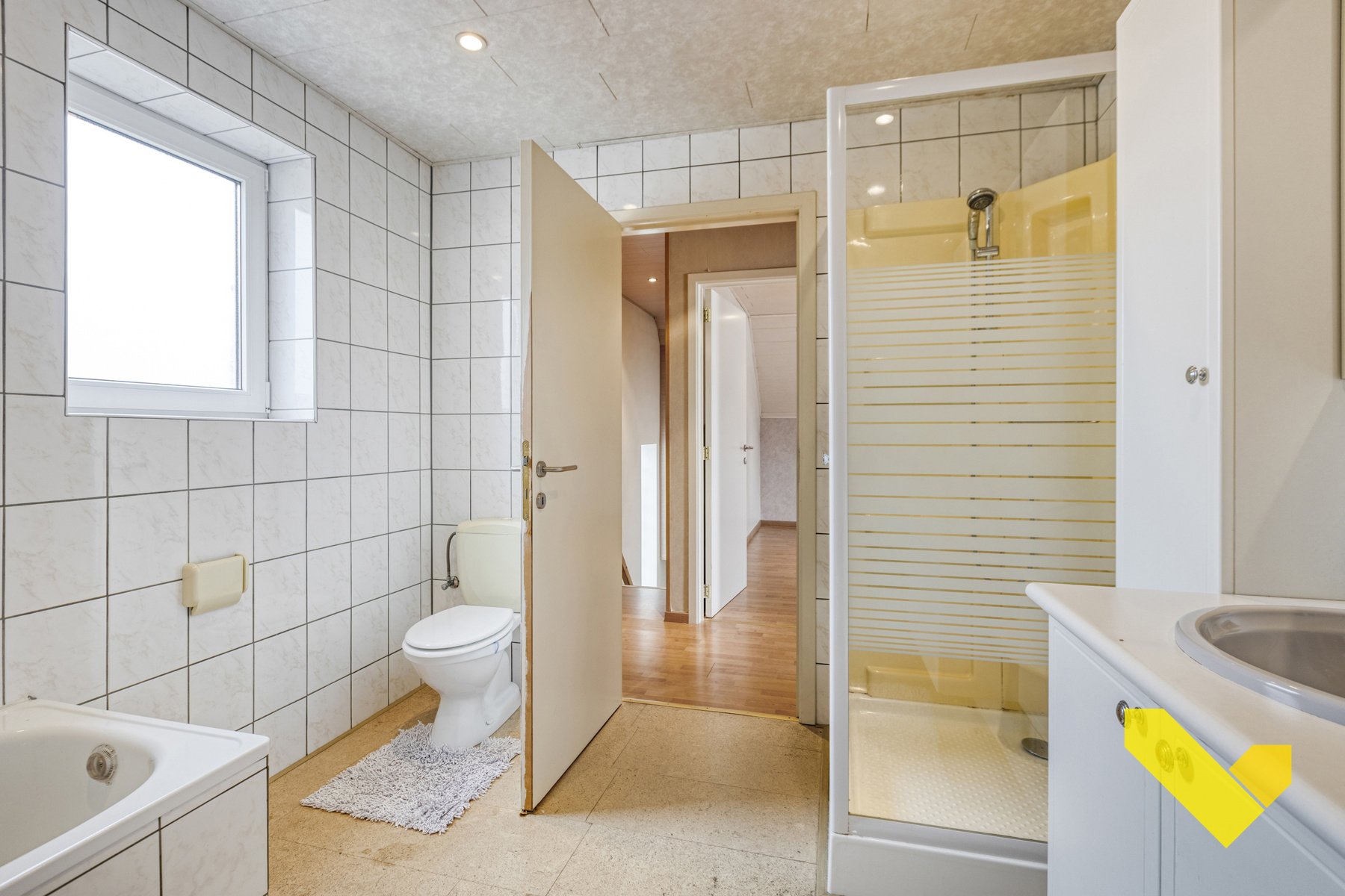 Instapklare woning gelegen nabij het centrum van Dessel! - foto 5