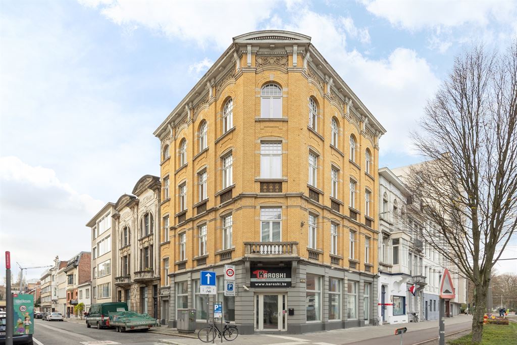 Handelsruimte met veel visibiliteit - foto 1