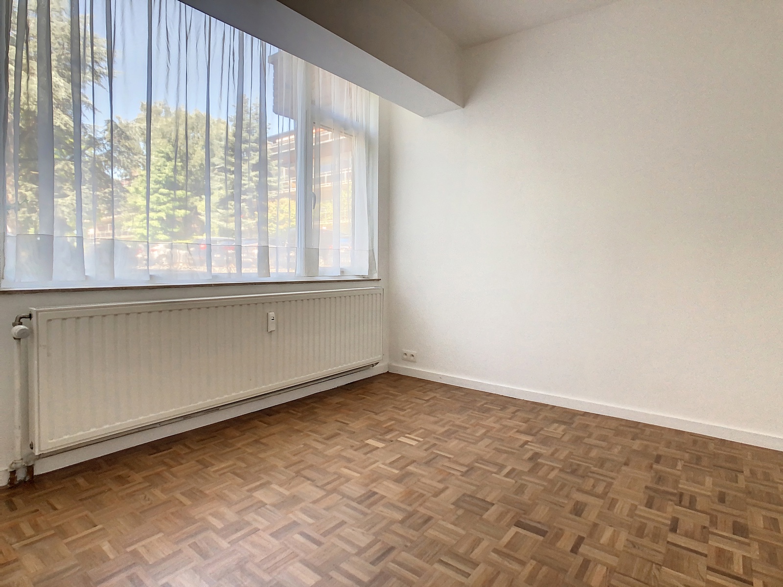 Apartment for rent in Woluwe-Saint-Pierre with 1 bedroom - photo 4