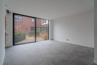 Welkom in Kortrijk! De site “Nieuwenhuyze” staat voor duurzaam en energiezuinig wonen in een bruisende stad, met tegelijk de rust en privacy van...