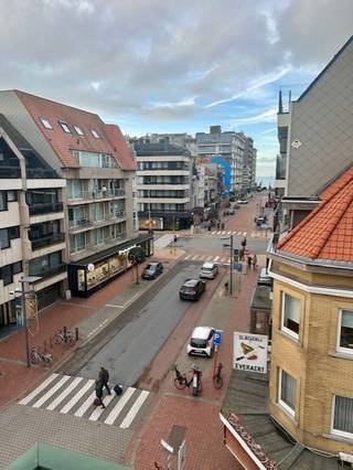 Op een topligging in Middelkerke, langs de Duinenweg, bevindt zich dit aangename en goed onderhouden appartement in de Residentie Noorderbries...