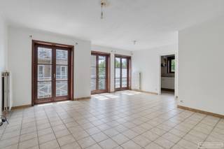 !Bezoekmoment 3 december!Op zoek naar een gezellig, energiezuinig appartement met een uitstekende ligging én extra troeven? Ontdek dit charmante...