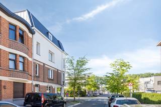 Bent u op zoek naar een slimme investering of een eigen stek vlakbij het bruisende Antwerpen? Dan bieden wij dit lichtrijke appartement aan de...