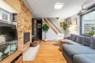 Te koop: instapklaar halfopen huis in het centrum van Wezembeek-Oppem, op korte afstand van openbaar vervoer en invalswegen.Deze karaktervolle en...