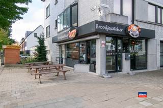 MERKSEM | HANDELSPAND MET APPARTEMENT MET TWEE SLAAPKAMERS EN GARAGEBOX OP EEN TOTALE GRONDOPPERVLAKTE VAN 424m² |Indeling als volgt gelijkvloers:...