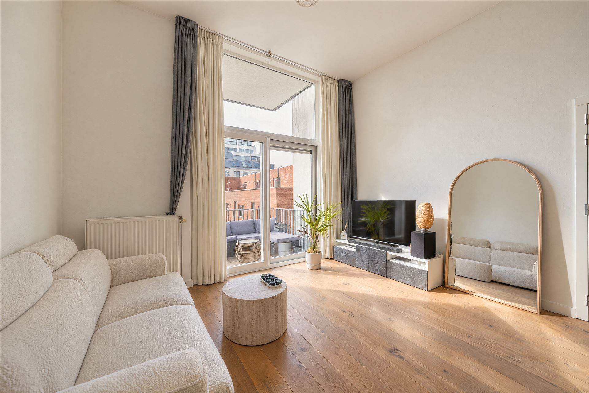 Instapklaar twee-slaapkamerappartement met zonnig terras! - foto 4