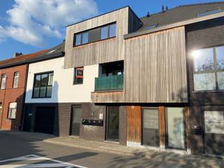 Recent (2021) luxe duplex appartement op de 1ste en 2de verdieping met terras, ideaal gelegen op 300m van het station van Wijgmaal en op 6km van...