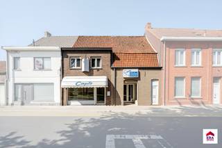 Ruime woning met handelsruimte en tuin op topligging in Tielt!Ruime woning met handelsruimte op een perceel van 285 m² in het centrum van Tielt, pal...