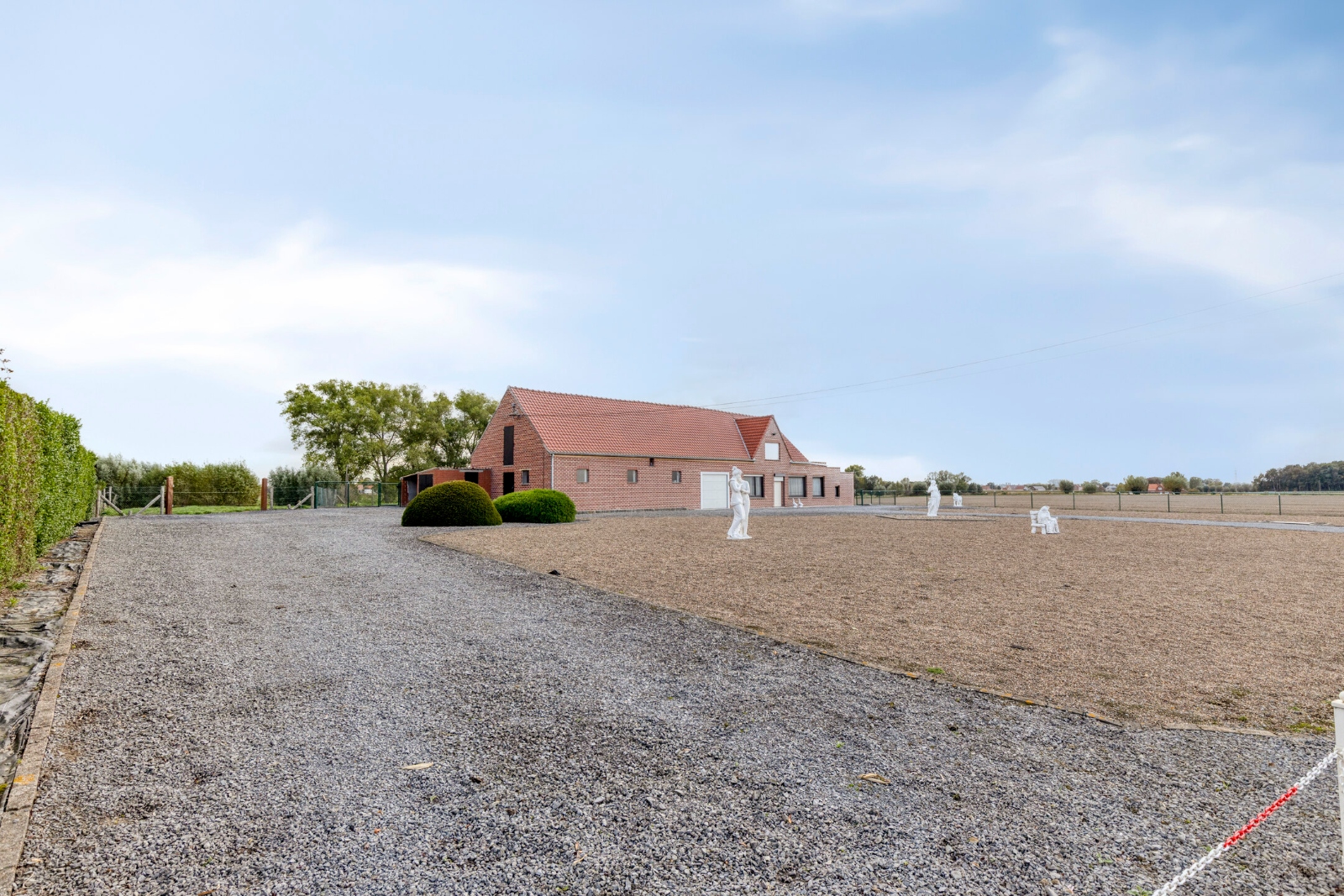 Woning met stallingen en weide op 8.844 m2 - foto 3