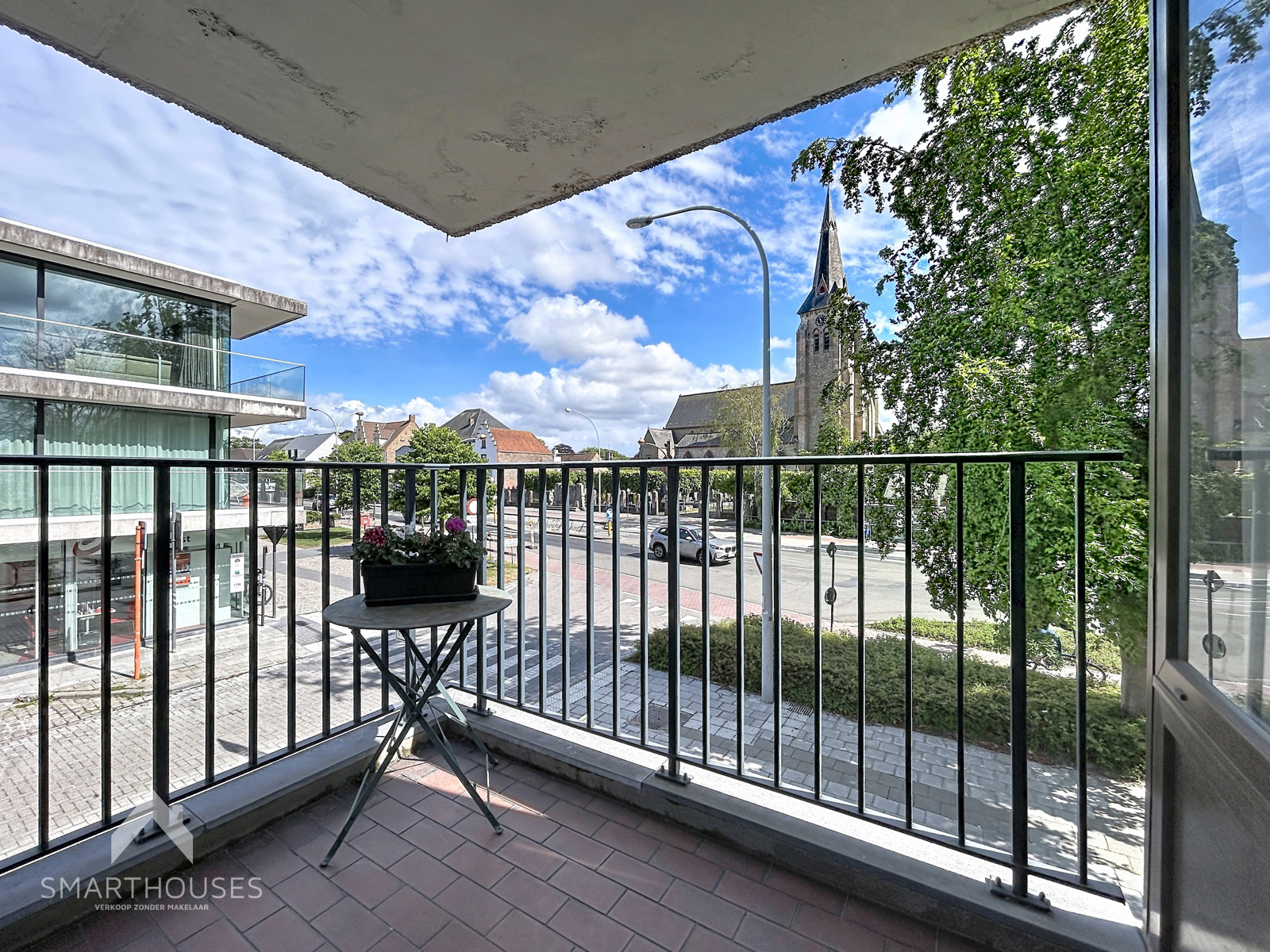 Lichtrijk appartement met 2 slaapkamers, terras en garage - foto 4