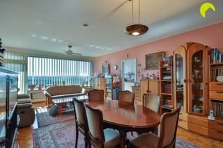 Twee-slaapkamerappartement met 2 terrassen en weids uitzicht in het centrum van Wilrijk!Dit appartement gelegen op de 15de verdieping van een...