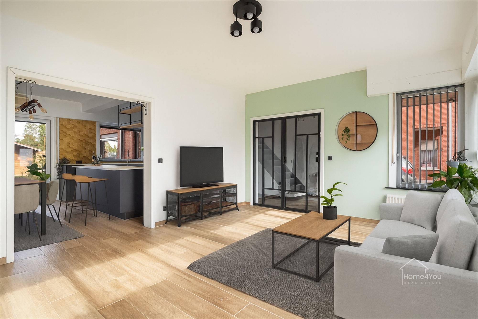 HOB met 4 slaapkamers en 2 badkamers - foto 1