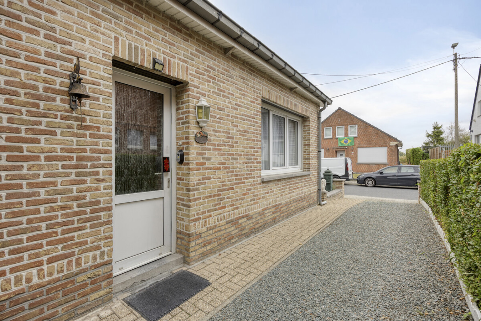 Charmante openbebouwing in verkeersluwe straat te Zellik - foto 3