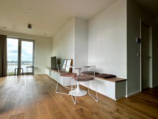 <p>Gemeubeld hoekappartement op toplocatie! Vlakbij de nieuwe wandelpromenade aan de Schelde en het nieuwe Zuidpark met restaurants, cafés en winkels op 2 stappen! 6de verdieping met lift. Indeling: inkomhal met apart toilet, vestiaire en wasberging voorzien van wasmachine. Moderne keuken met oa vaatwasser, fornuis, oven, koelkast,... aansluitend zonneterras en lichtrijke leefruimte met prachtig zicht op de Schelde en omgeving. Er is 1 aparte slaapkamer voorzien van boxspring, dressingkasten en moderne badkamer. Doorlopend parketvloer. Gordijnen en meubels inbegrepen! <span>Private kelderberging en gemeenschappelijke fietsenberging, private autostaanplaats. Huurprijs: €1.325 per maand + €125 syndickosten. Interesse? Zend ons een mailtje en geef duidelijk uw naam en gsmnr op! Stadsgoed@era.be</span></p>