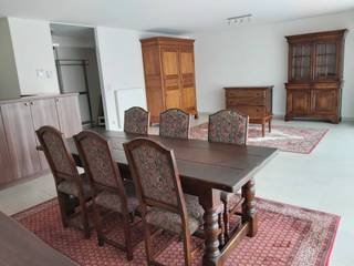 Instapklaar appartement op de tweede verdieping met ondergrondse autostaanplaats en berging.Omvat private inkomhall, grote en lichtrijke leefruimte...