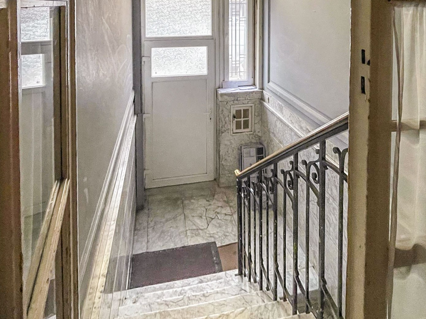 IMMEUBLE DE RAPPORT (375M²) IDÉALEMENT SITUÉ ! - photo 4